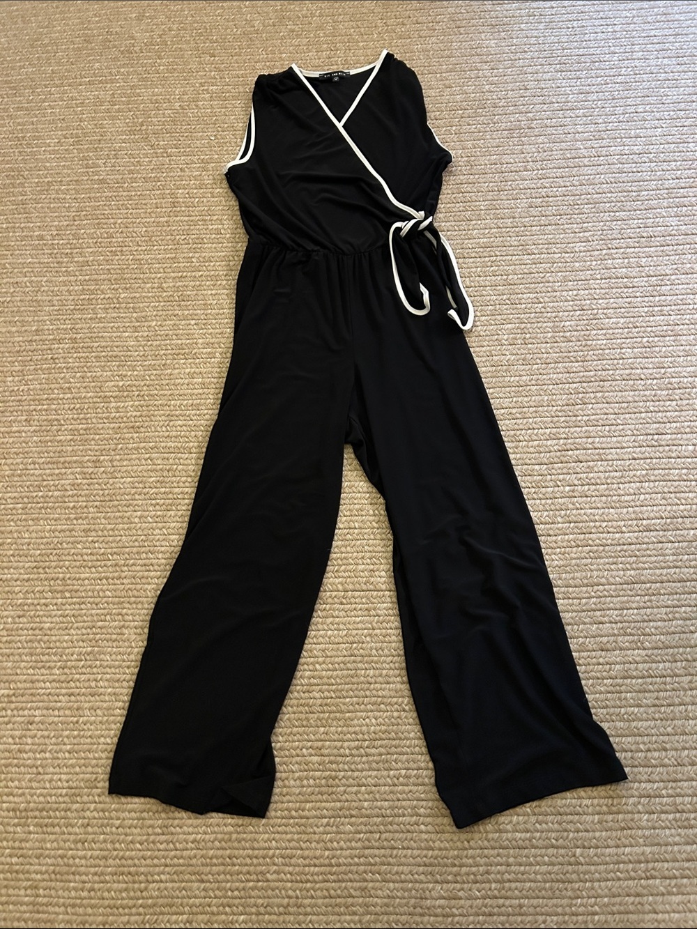 One piece black and white jumper suit, size medium, Nik and Nash - Picture 2 of 5